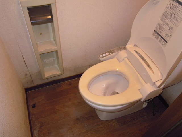 西東京市で便器の糞尿、汚物清掃・片付けはゴミ屋敷清掃センターにお任せ下さい。