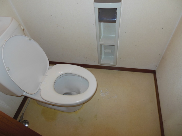 世田谷区でゴミ屋敷のトイレクリーニングはゴミ屋敷清掃センターにご相談下さい