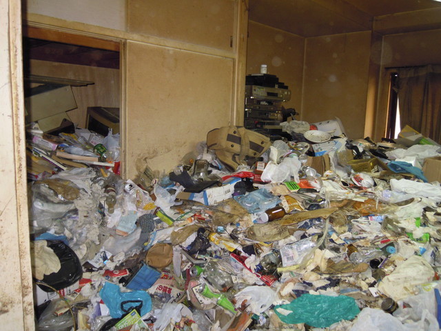 ゴミ片付けは専門業者ゴミ屋敷清掃センター