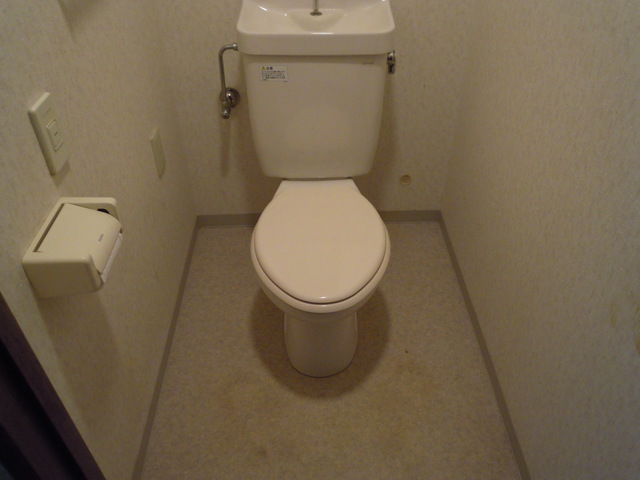 トイレ糞尿の清掃は専門業者にご相談下さい。