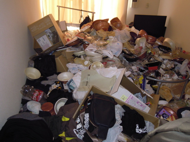 志木市のゴミ屋敷の汚部屋の片付けや清掃はゴミ屋敷清掃センターにご相談下さい。