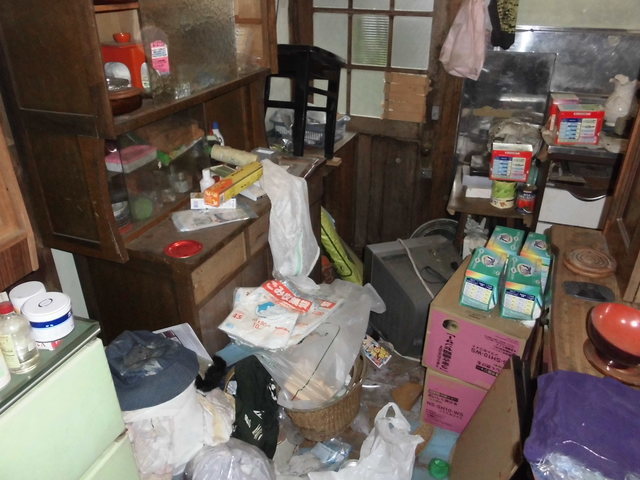 杉並区ゴミ屋敷・汚部屋・ゴミ部屋片付け清掃処分ならゴミ屋敷清掃センターにお任せ下さい。実績