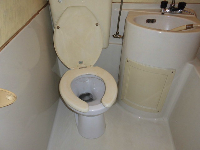 汚部屋・トイレ掃除業者　杉並区でトイレ清掃や汚物処理でお困りならゴミ屋敷清掃センター