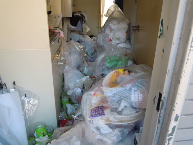 ゴミ屋敷片付けはゴミ屋敷清掃センターにお任せ下さい。