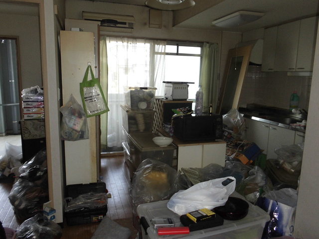 入間市ゴミ屋敷片付け清掃はゴミ屋敷清掃センターにお任せ下さい　汚部屋掃除はゴミ屋敷清掃センターにお任せ下さい